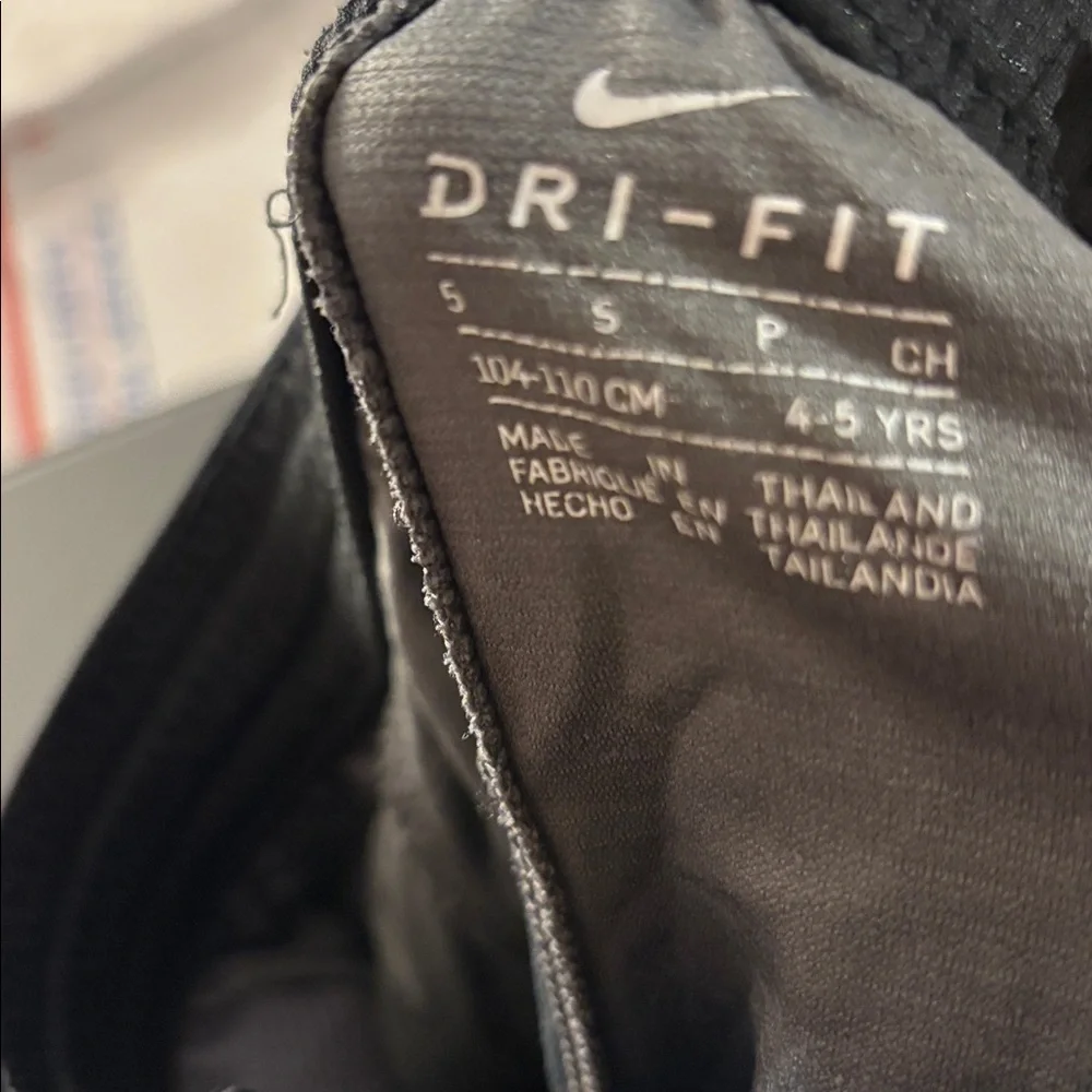 Nike boys Black and Gray Athletic Shorts 5
